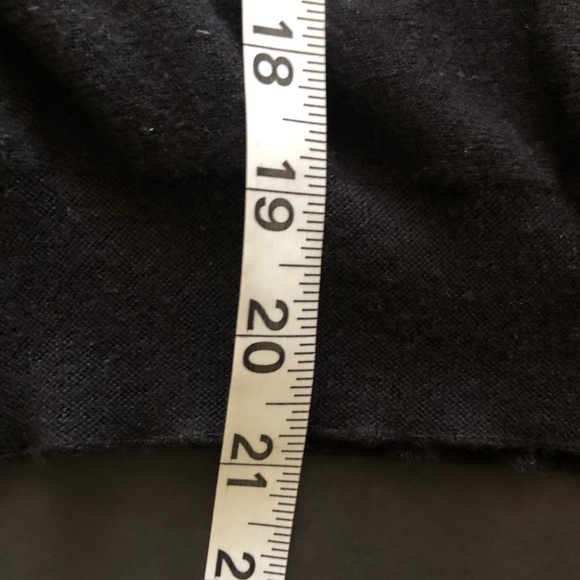 Black soft comfy boatneck sweater size small - Picture 6 of 9